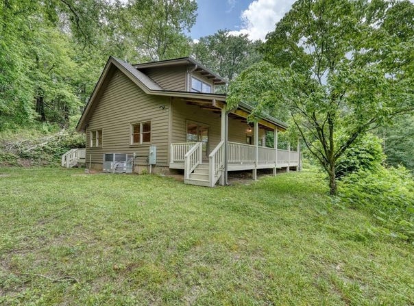 988 Yorkhouse Road, Rabun Gap, GA 30568