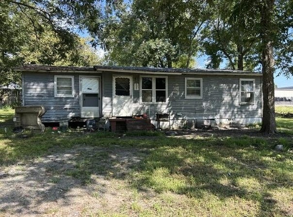 121 N Church St, Abbeville, GA 31001