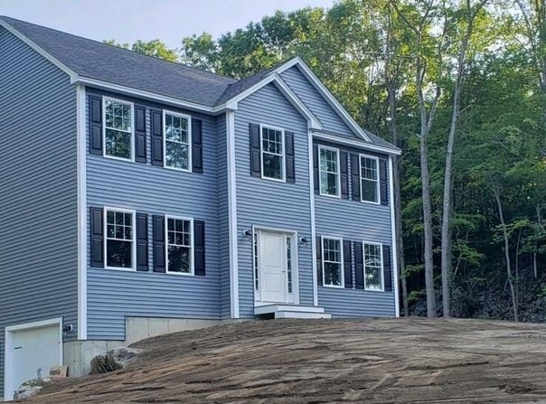 37 Reed Road, Sandown, NH 03873