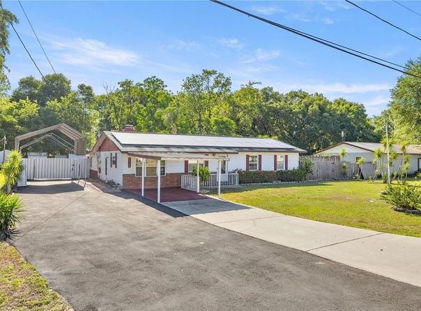 12351 SE HWY 464, OCKLAWAHA, FL 32179
