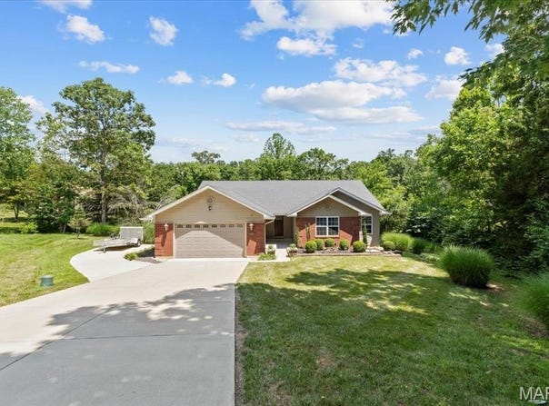 11 Potomac Drive, Hillsboro, MO 63050