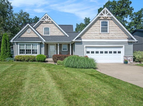 61672 Crystal Beach Drive, Sturgis, MI 49091
