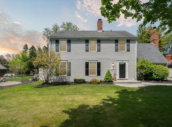 40 W breitmeyer Place, Mount Clemens, MI 48043