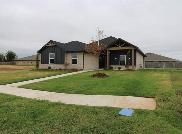 606 Laurel Grove, Washington, OK 73093
