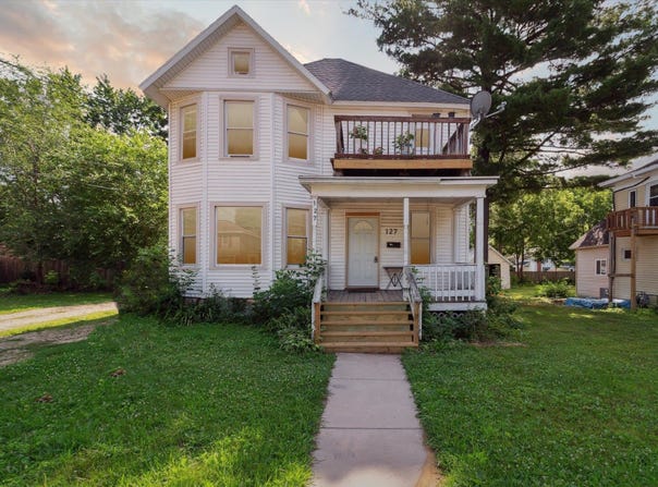 127 N Madison Street, Stoughton, WI 53589