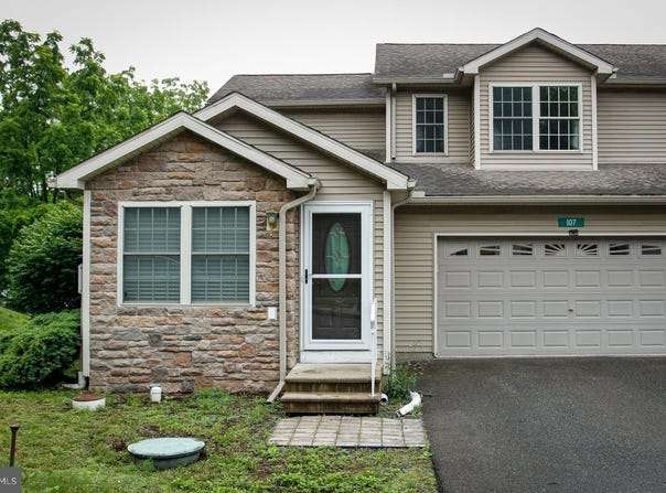 107 HOLMGREN DRIVE, STROUDSBURG, PA 18360