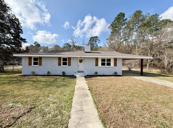 818 Cedar Grove Ave, Picayune, MS 39466