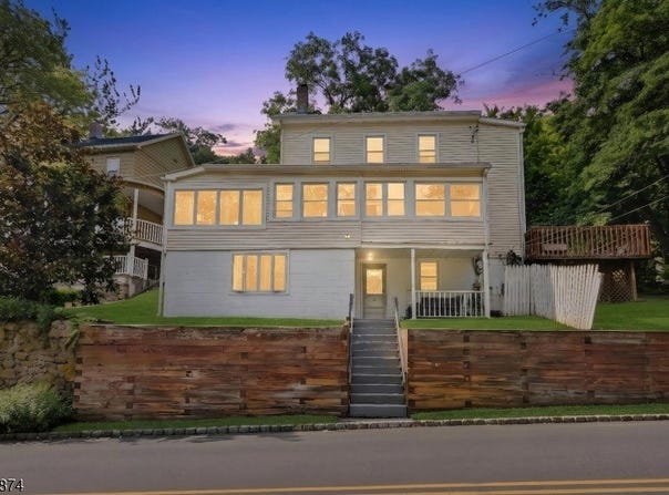 26 Sanatorium Rd, Glen Gardner Boro, NJ 08826-3504