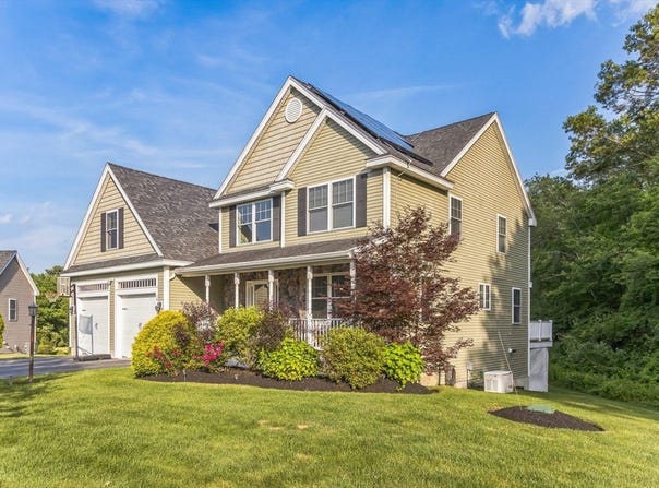 19 Crystal Circle, Tewksbury, MA 01876
