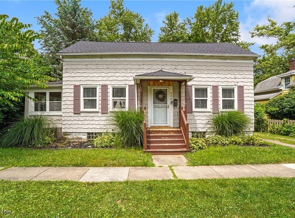 125 E Central Avenue, Ravenna, OH 44266