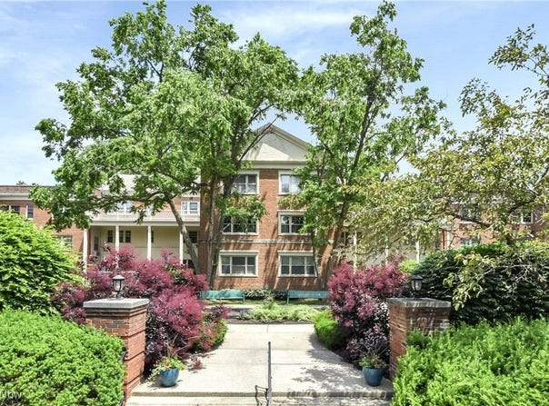 15875 Van Aken Boulevard unit: 101C, Shaker Heights, OH 44120