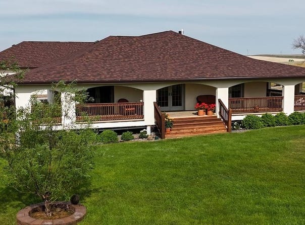 462 N Main St, Lambert, MT 59243