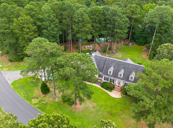 229 SKIPJACK LN, HALLIEFORD, VA 23068