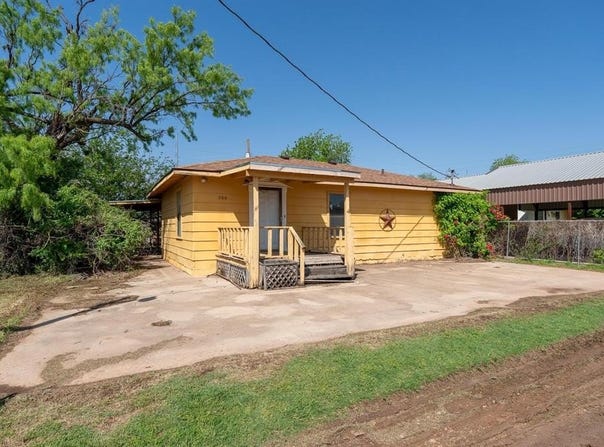 560 8th Street, Hawley, TX 79525