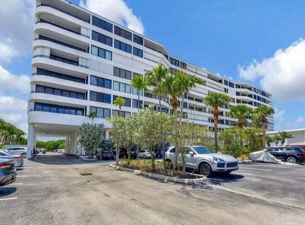 3589 S Ocean Boulevard, South Palm Beach, FL 33480