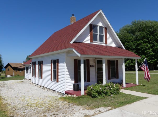 21948 E Grand Marais, Grand Marais, MI 49839
