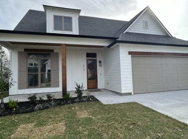 219 Harvest Creek Lane, Lafayette, LA 70508