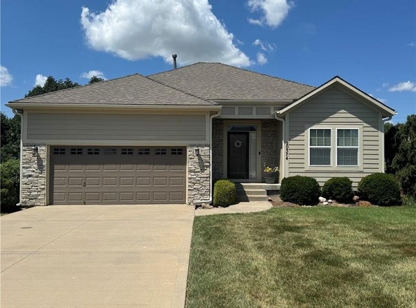 20374 W 199th Terrace, Spring Hill, KS 66083