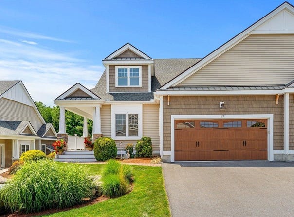 17 Fox Hill Lane, Dracut, MA 01826