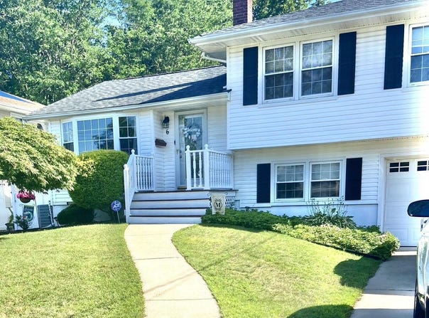 6 Ray Drive, Toms River, NJ 08753