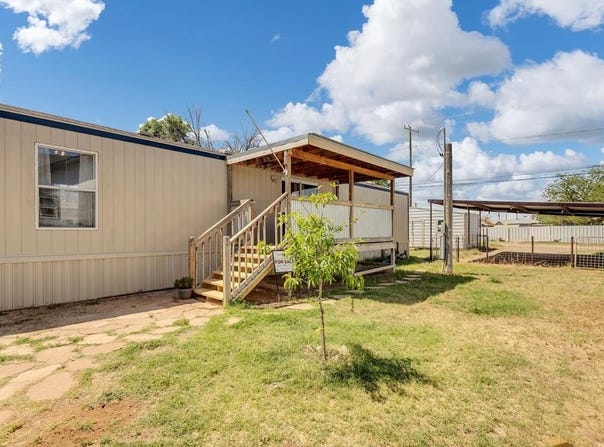 920 S McElroy, Crane, TX 79731