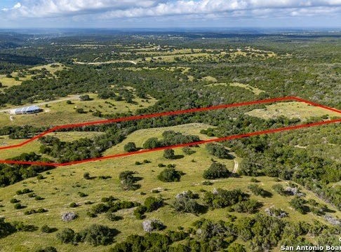 9 N Shapen Springs Rd, Kerrville, TX 78028