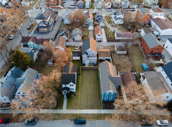 W 33rd Street, Cleveland, OH 44113