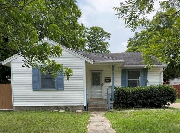 1713 Willow Street, Grand Prairie, TX 75050