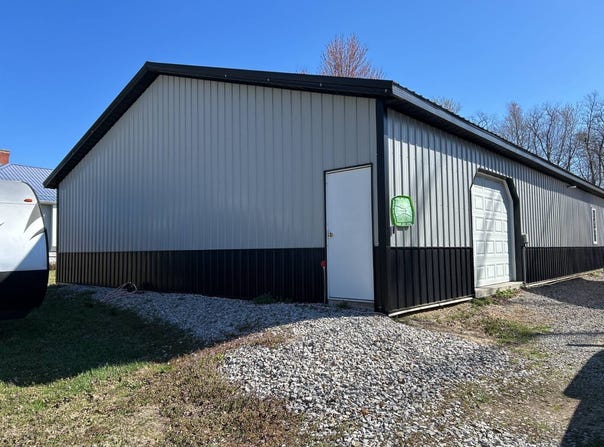 605 Church St, Xenia, IL 62899