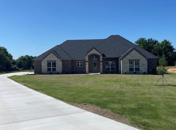 1042 Katie Court, Reno, TX 76020