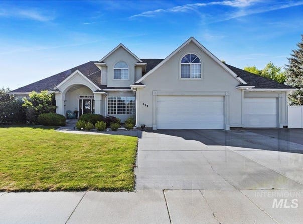 597 Whispering Pine Dr., Twin Falls, ID 83301