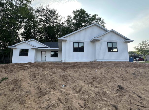 1093 STORDEUR Drive, GREEN BAY, WI 54313