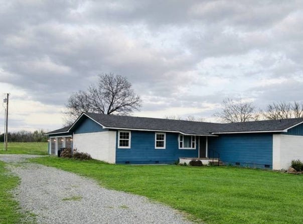 38230  Baker Ln, Wister, OK 74966