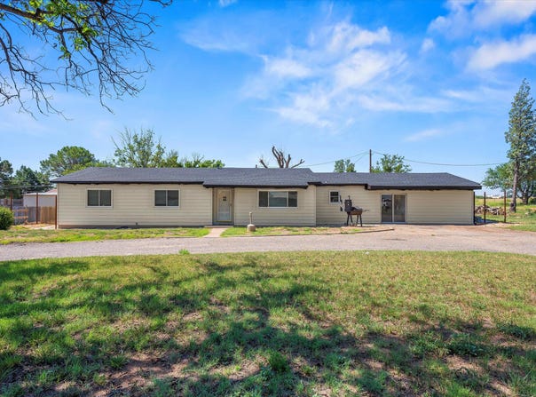 102 3rd Street, Plains, TX 79355
