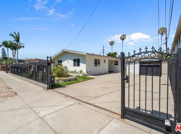 13603 Chadron Ave, Hawthorne, CA 90250