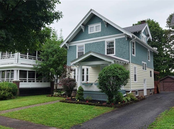8 Huntington Place, New Hartford, NY 13413