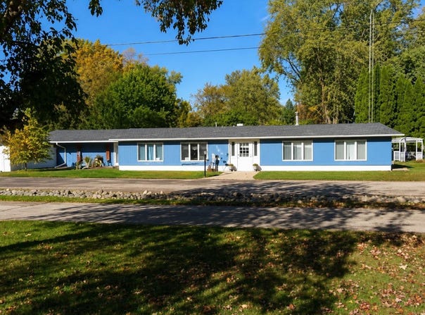 724 LAKESHORE Drive, FOND DU LAC, WI 54937
