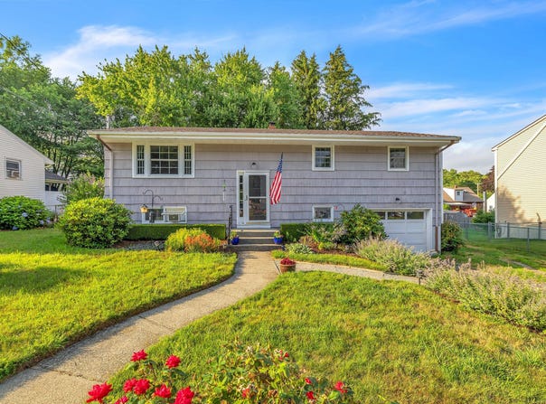 34 Fleming Court, Groton, CT 06340
