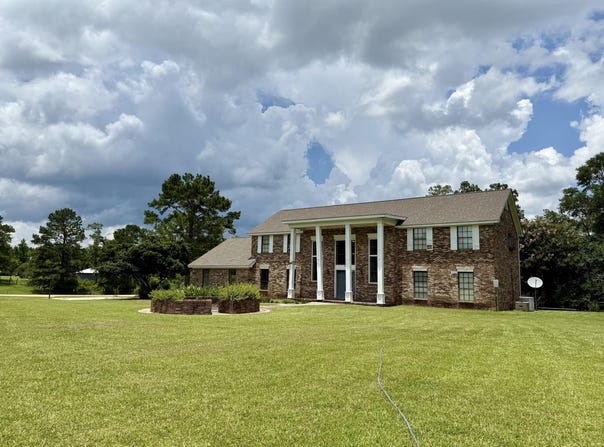 405 Lillis Rd., Columbia, MS 39429