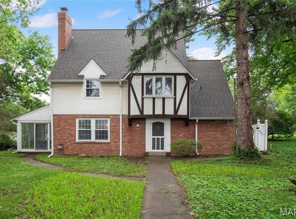 1931 Elm Street, St Charles, MO 63301