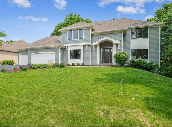 9535 Olympia Drive, Eden Prairie, MN 55347