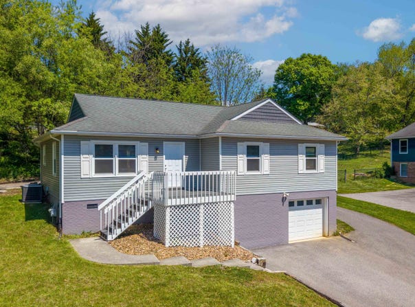 1406 GLADEWOOD Drive, Blacksburg, VA 24060