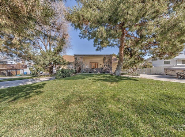 2065 3rd Avenue N, Payette, ID 83661-2709