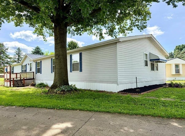 121 Harold Dr, Ashland, OH 44805