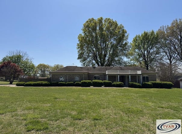 104 Northwood Dr., MCKENZIE, TN 38201