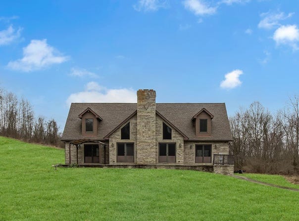 139 Wampum Rd, Big Beaver, PA 16157