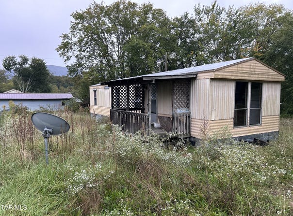 2818 E 5th Avenue, Big Stone Gap, VA 24219