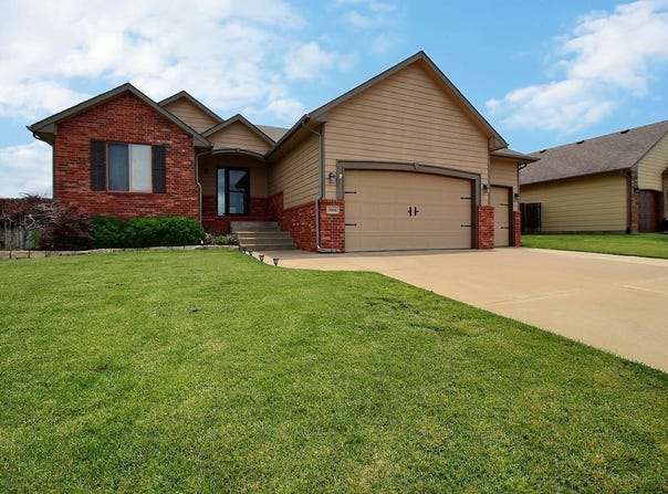 3006 N Rock Bridge St, Derby, KS 67037