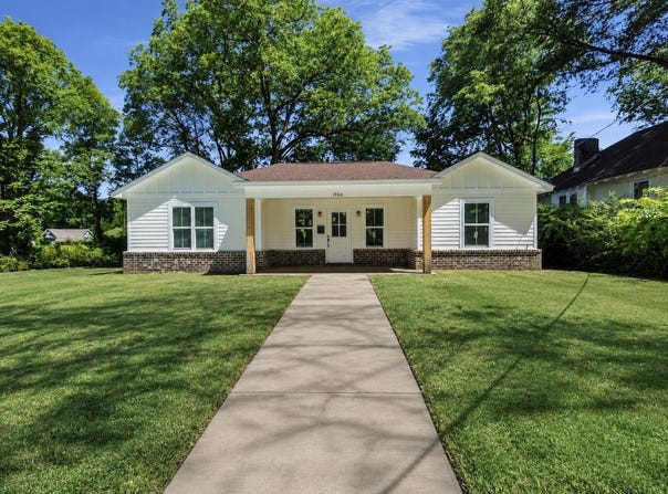 1960 E MCLEMORE Ave, Memphis, TN 38114