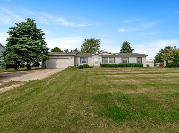 156 S 200 W, Valparaiso, IN 46385